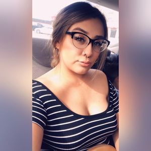 Meet your Posher, Marlen